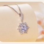 Сребърно колие с мойсанит "Сияйна звезда"