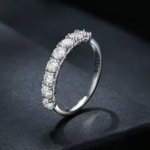 Сребърен пръстен с мойсанит "Обичам те"