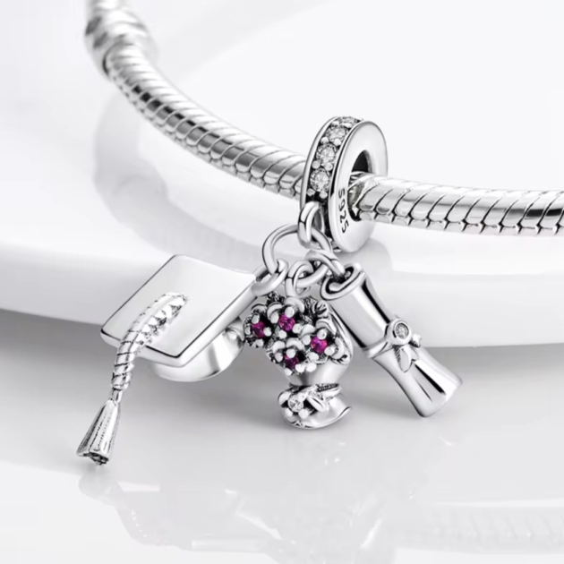 Сребърен талисман "Graduation"