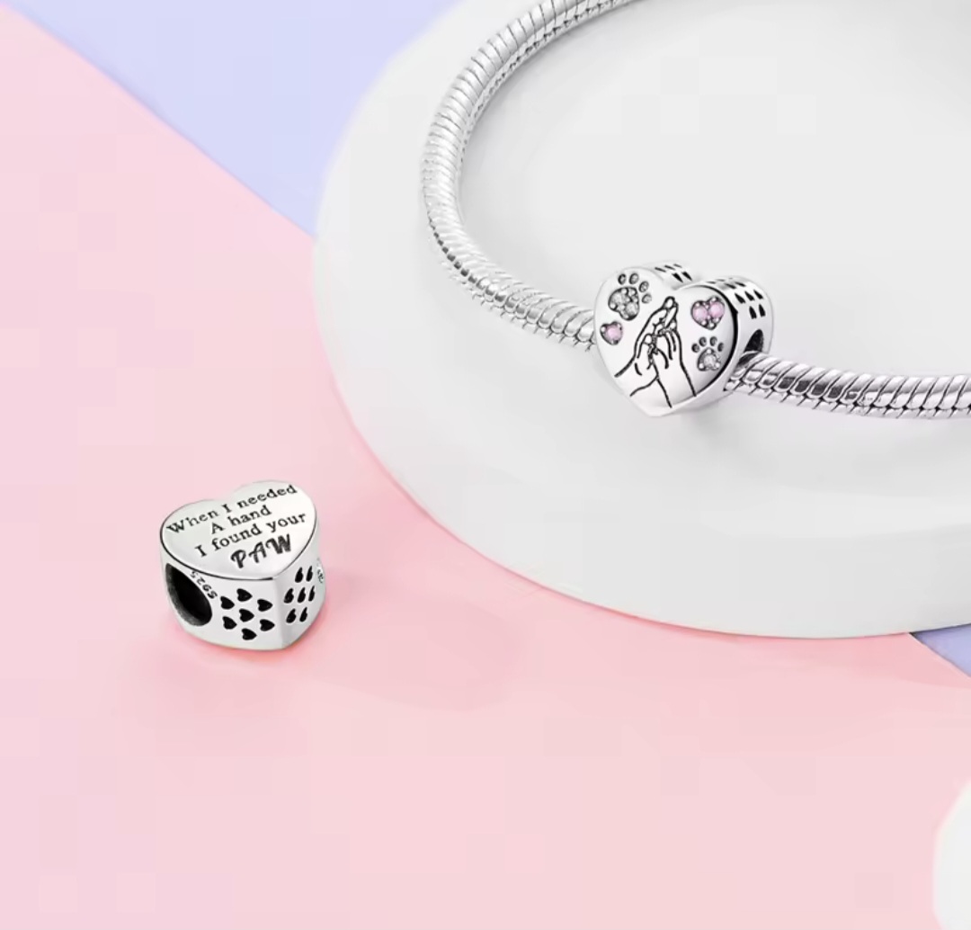 Сребърен талисман "Pet hand"