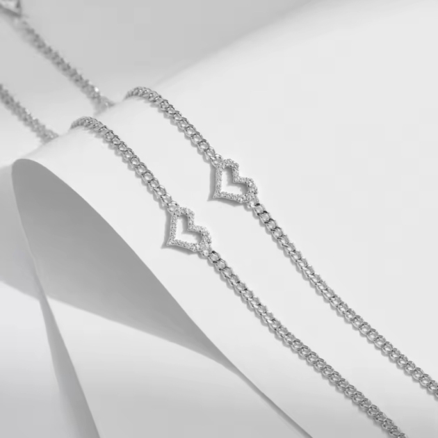 Сребърна гривна с мойсанит "Твоя съм"