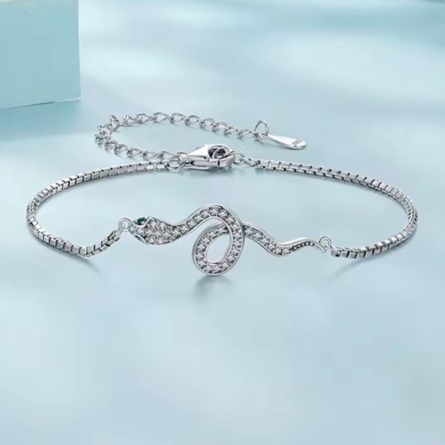 Сребърна гривна с цирконий "Магията на змията"