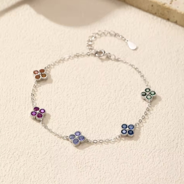 Сребърна гривна с цирконий "Цвете мое"