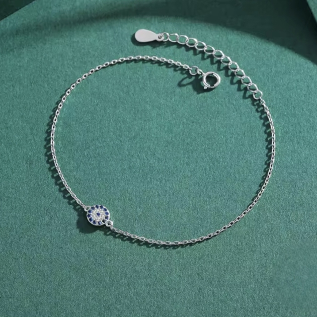 Сребърна гривна с цирконий „Окото на защитата“