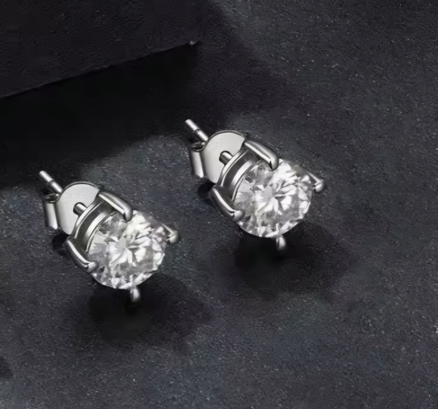 Сребърни обеци с мойсанит "Crystal Whisper"