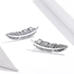 Сребърни обеци „Нежно перо“