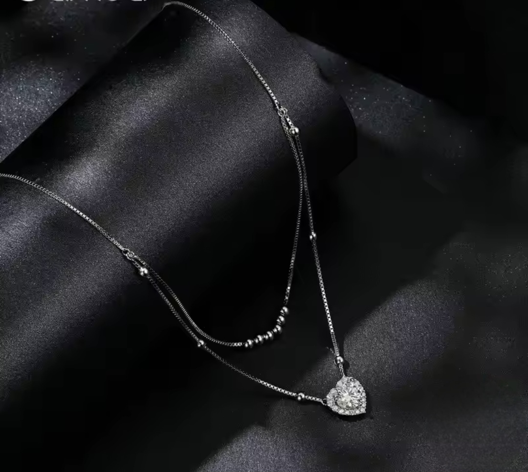 Сребърно колие с мойсанит "Нощно обаяние"