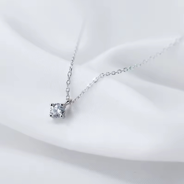 Сребърно колие с цирконий "Subtlety"