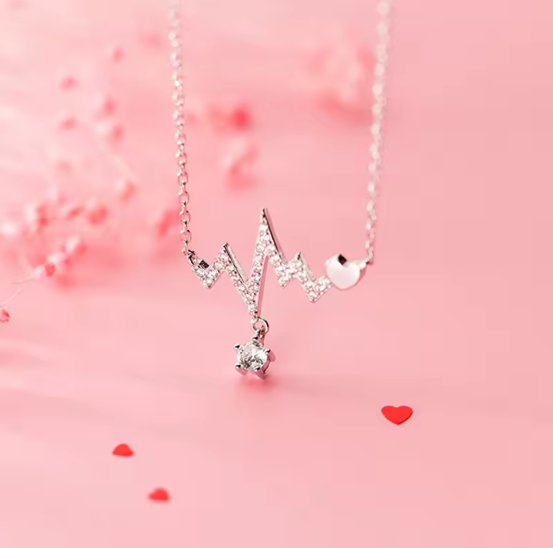 Сребърно колие с цирконий „Ритъмът на сърцето“ - Image 3