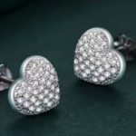 Сребърни обеци с цирконий "Heart's Embrace"