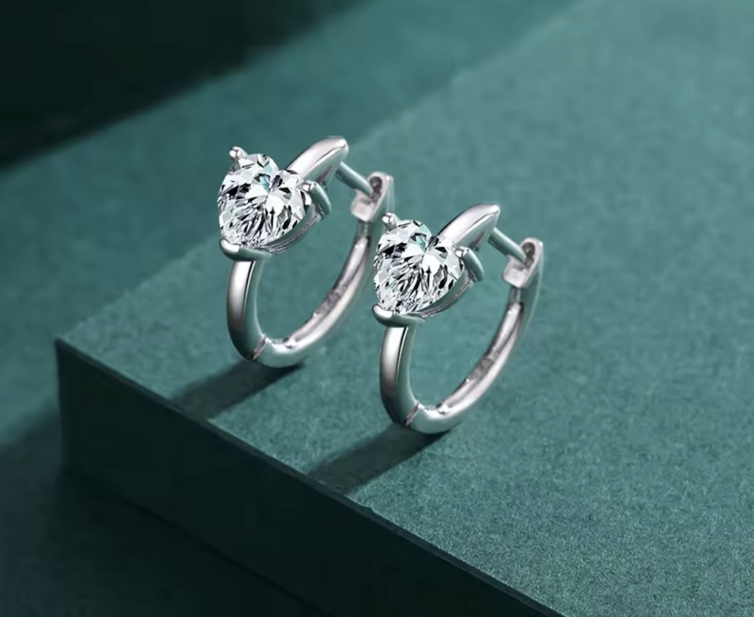 Сребърни обеци с цирконий "Кристално сърце" - Image 4