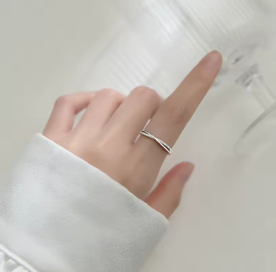 Сребърен пръстен с цирконий "Преплетена душа" - Image 3