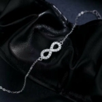 Сребърна гривна с мойсанит "To infinity and beyond"