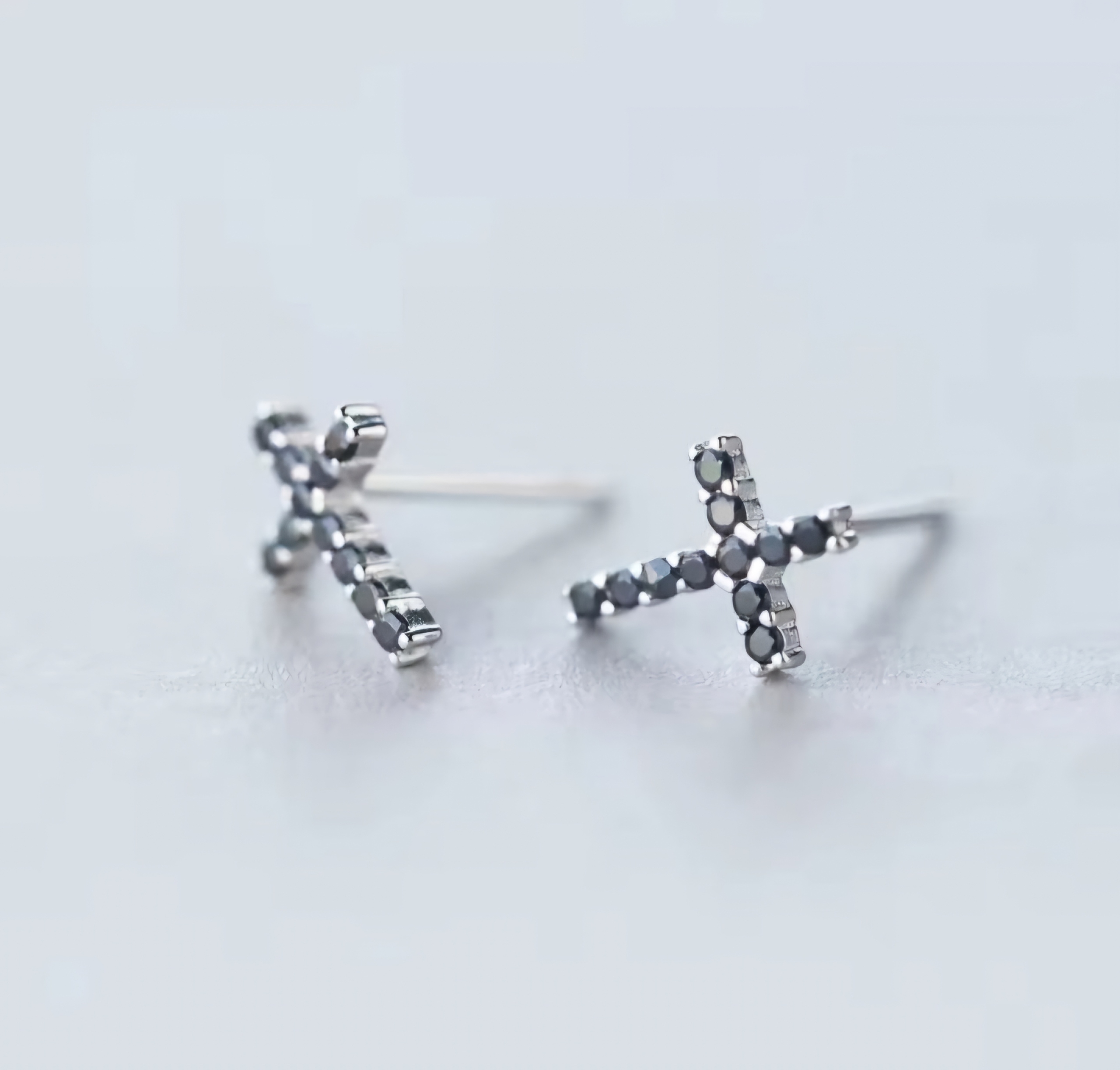 Сребърни обеци с цирконий "Faith & Shine"