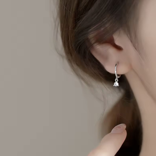 Сребърни обеци с цирконий "Женствена класа"