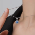 Сребърно колие с цирконий "Нежен ирис"