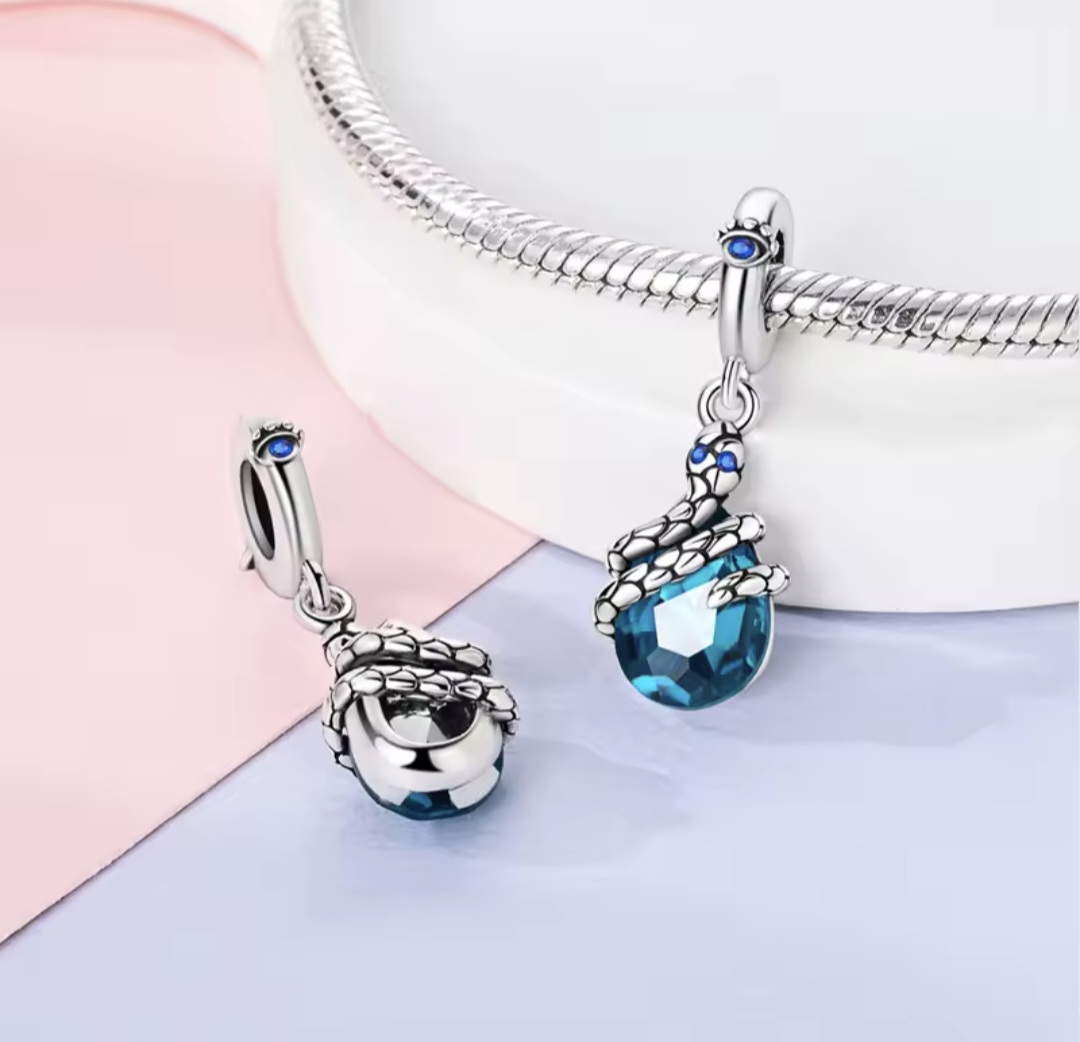 Сребърен талисман "Serpent's Gaze"