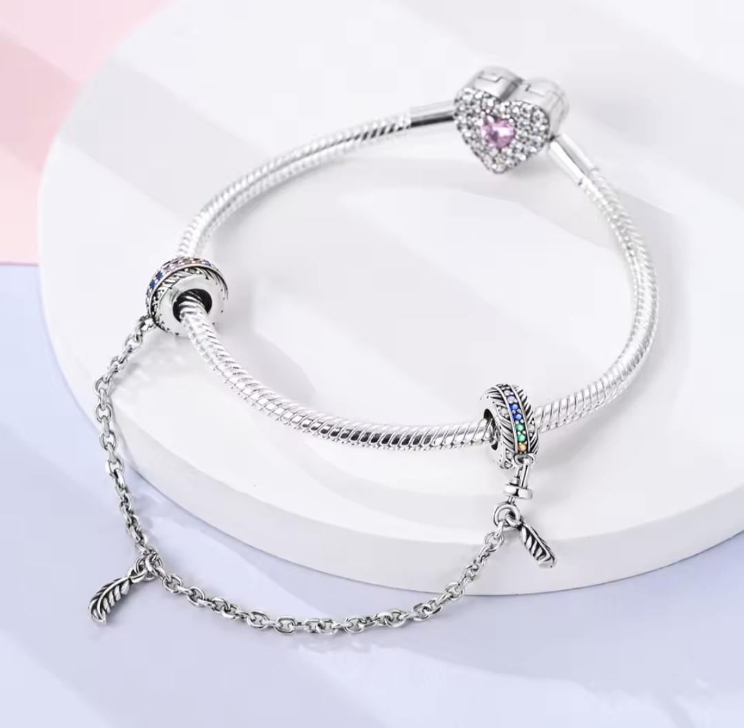 Сребърна защитна верижка „Крилете на свободата“ - Image 2