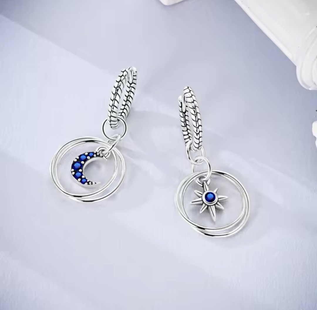 Сребърни обеци с цирконий „Светлина от звездите“