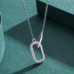 Сребърно колие с цирконий "Тиха връзка"