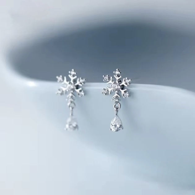 Сребърни обеци с цирконий "Snow"