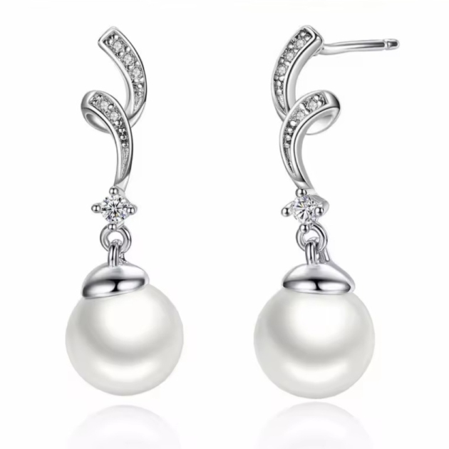 Сребърни обеци с цирконий „Перлена душа“